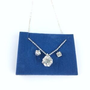 AVON Necklace Earrings Gift Set Luminous Crystal Minimalist Classic Style